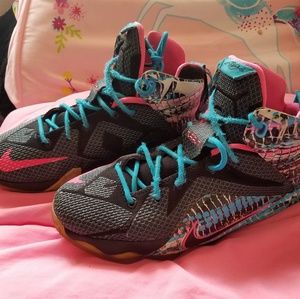 Lebron 11s youth size 7 or 8.5 womens